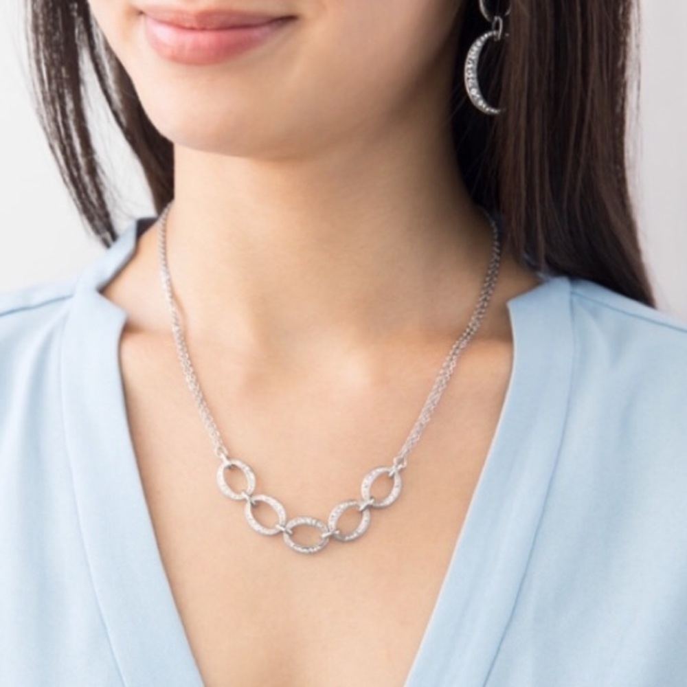 Pave links necklace